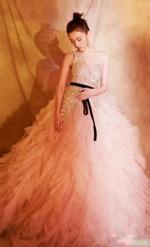 宋祖兒穿奶奶裙顯老十歲 當(dāng)她出鏡之后,說美成國民初戀才是真的