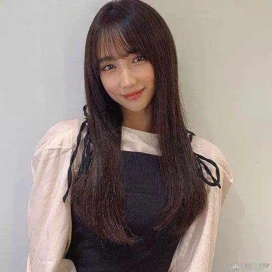 極品i字腿混血正妹 美臀派清純系寫真女星岡田紗里